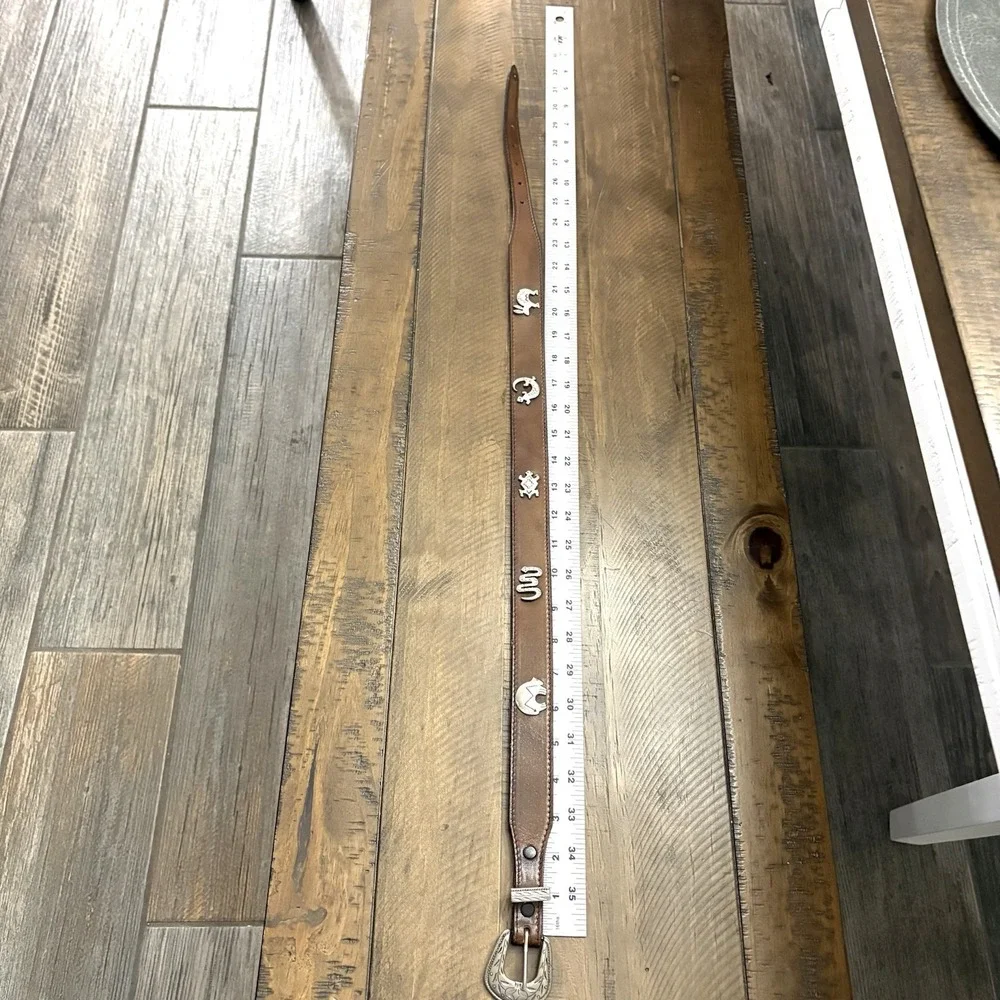 TEX TAN Cowhide Belt Size 28 Made In USA Southwestern Conchos Vintage‎
